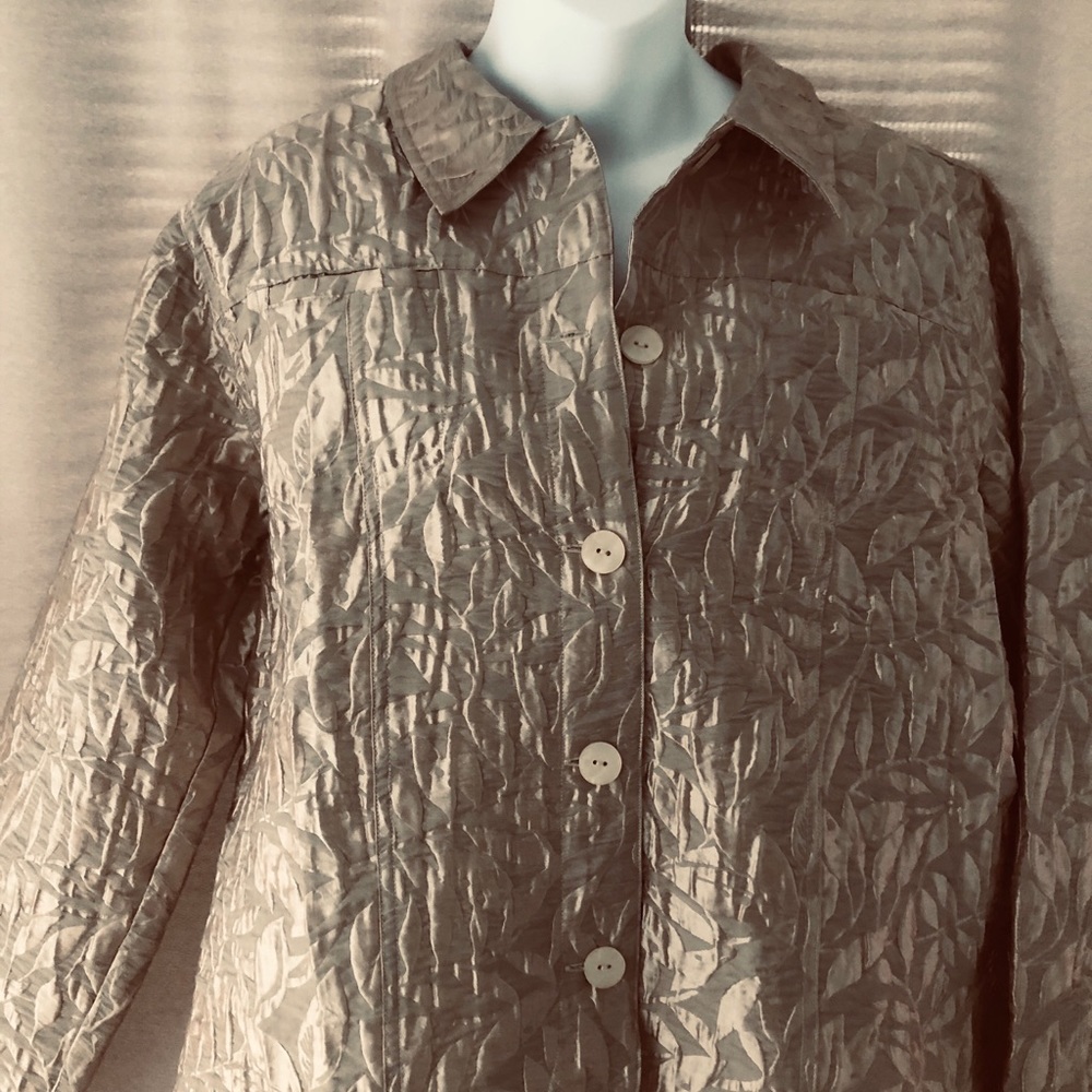 Cold water Creek blazer w/embellished design print
